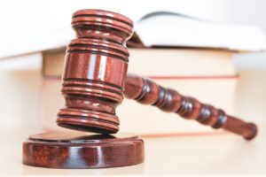 qui peut saisir le tribunal de commerce